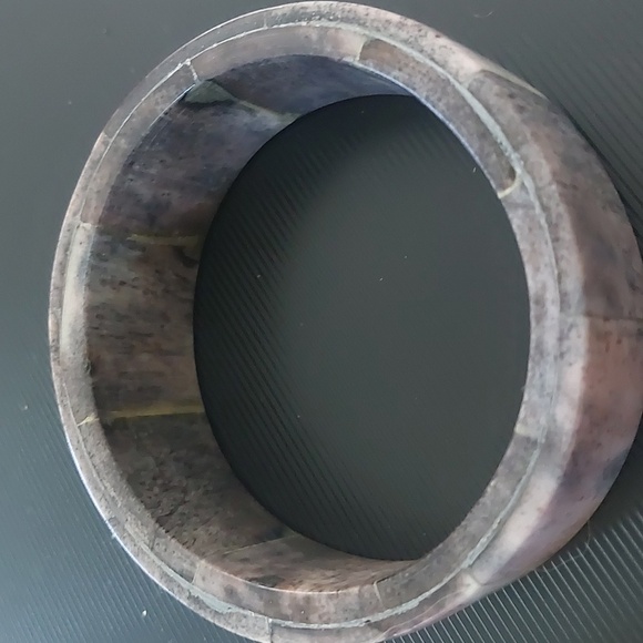 Gorgeous Chunky Bangle Stone-like Grey Textured Marble - Picture 3 of 6